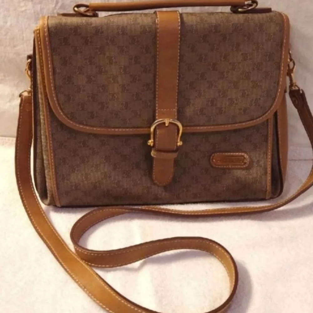 New Carryland Hand /Shoulder Purse